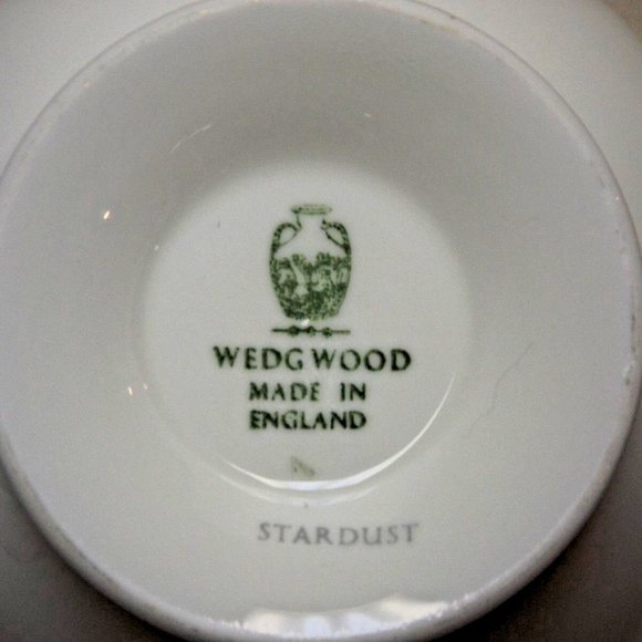 Wedgwood Bone China England Set of 2 Stardust Footed Tea Cups and Saucers. R4292 - Picture 14 of 16